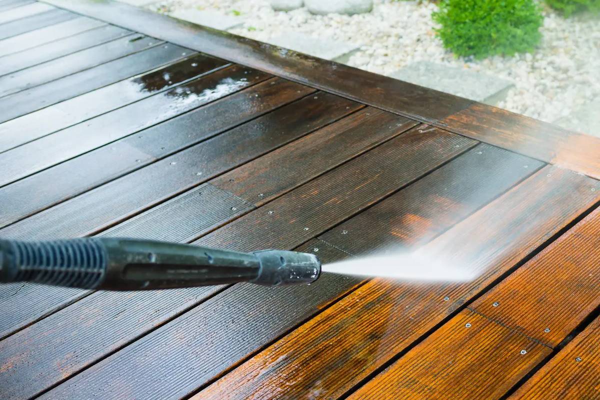 wood-pressure-washing